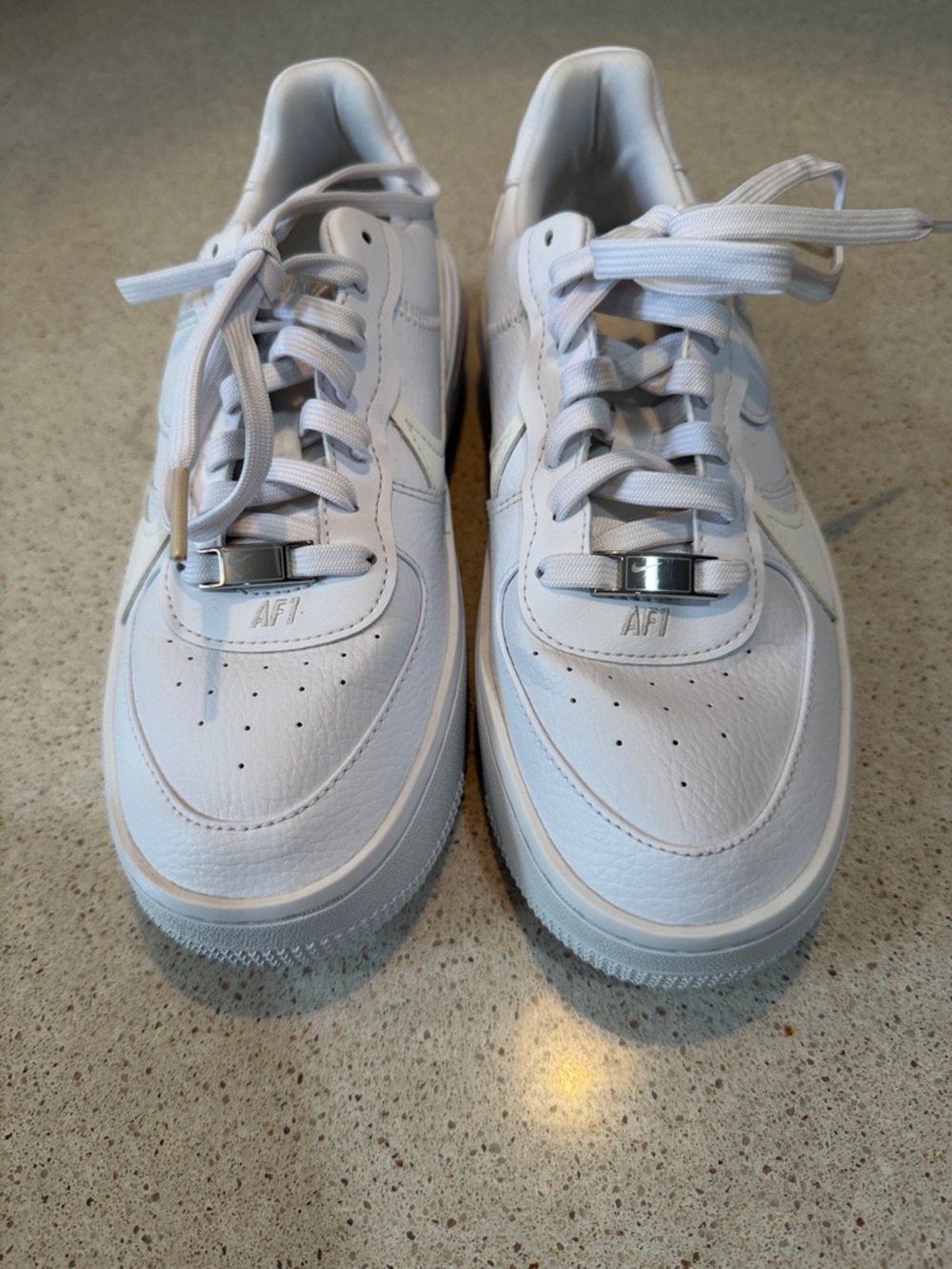 Nike Air Force 1 Low Triple White Sneakers Women’s [SIZE 8 ] AF1 Classic - Picture 3 of 8